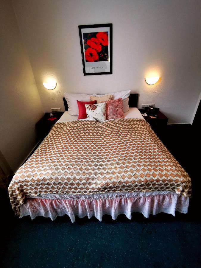 Tante Alma's Mannheimer Hotel MHG